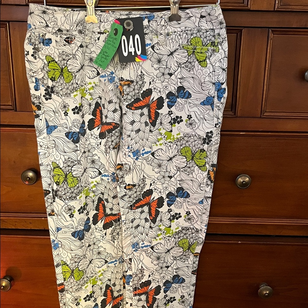Colorful Butterfly Print Skinny Jeans – White Base, Retro Style (Size 28)